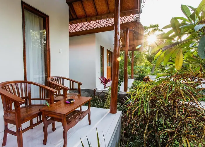 Hostal Camar & *